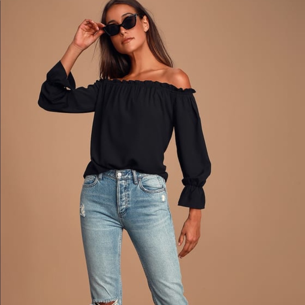 Lulu’s black top - Picture 4 of 6